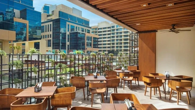 bay square restaurants