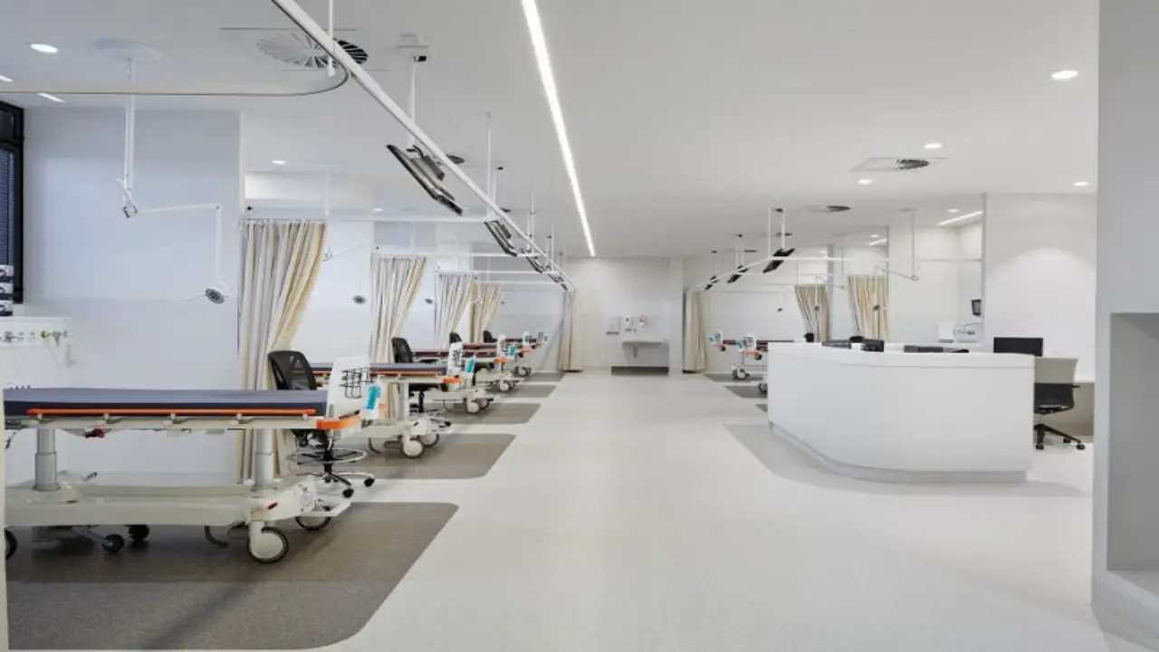 مستشفيات وعيادات في مدينة دبي الرياضية