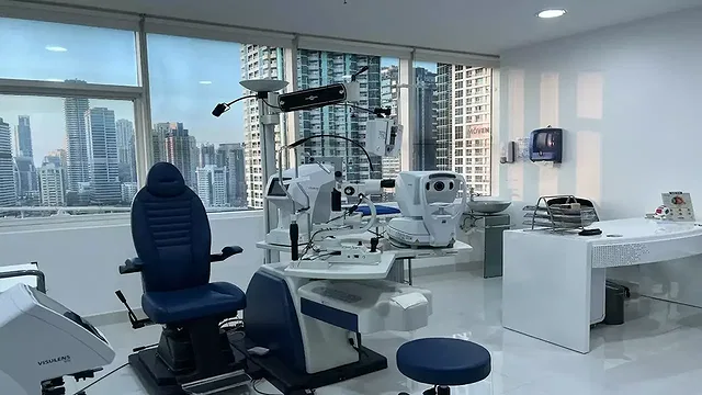Hospitals in Bluewaters Island