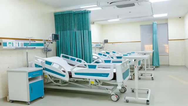 Hospitals in Mina Rashid