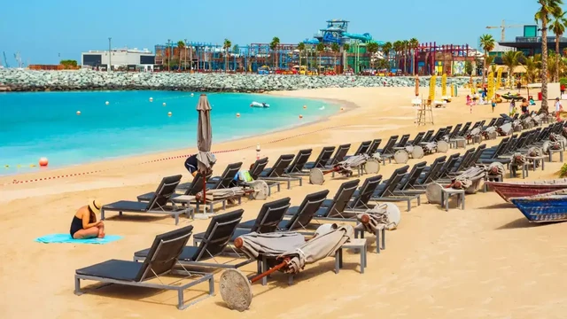 La Mer Beach