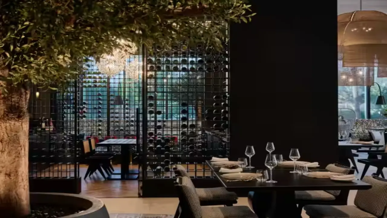 Restaurants and Cafes in Discovery Gardens