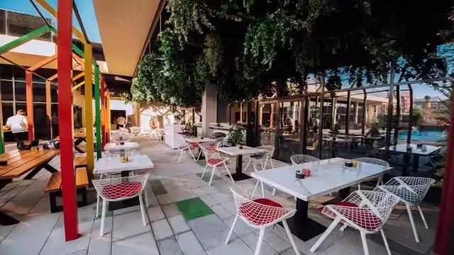 مطاعم في مدينة السيارات بدبي