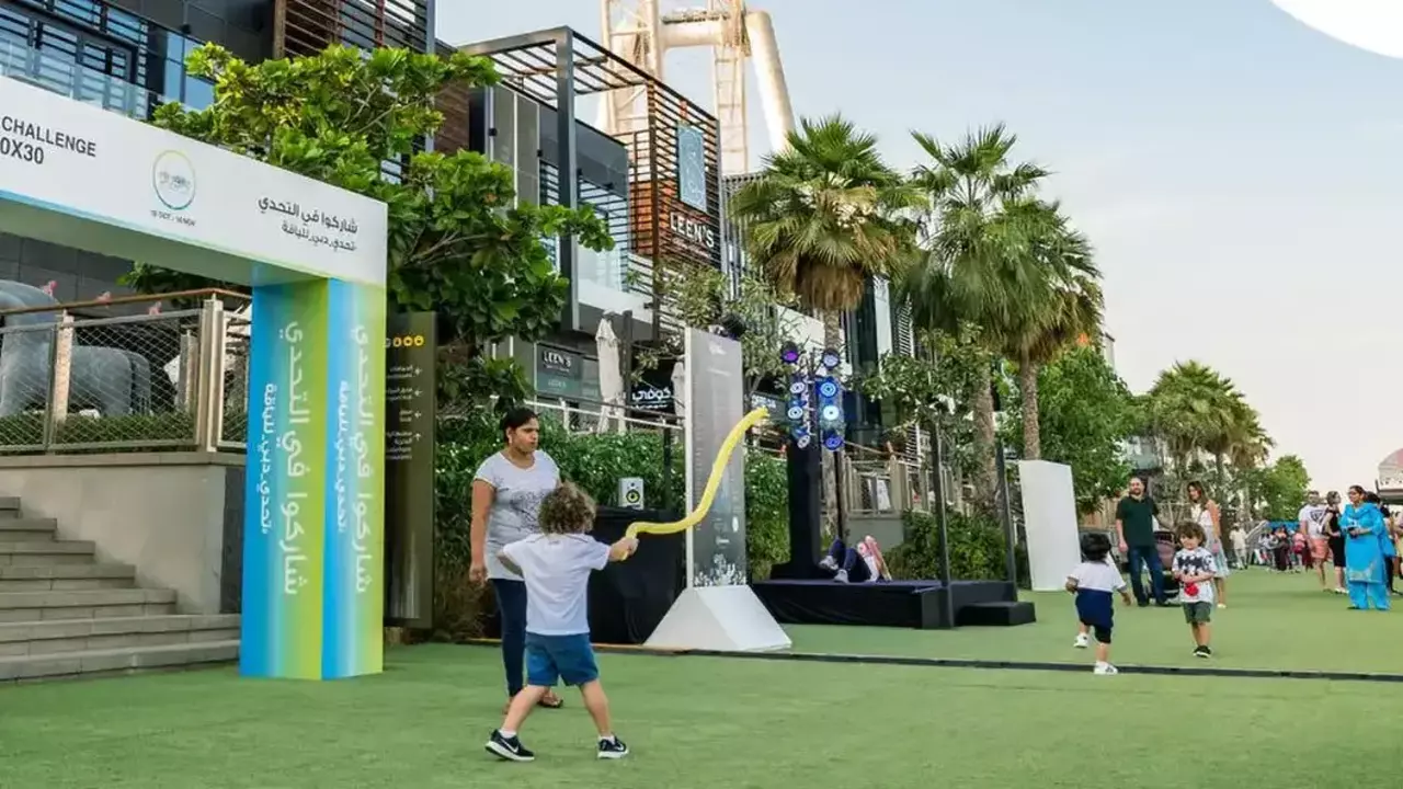 Школы рядом с островом Блууотерс