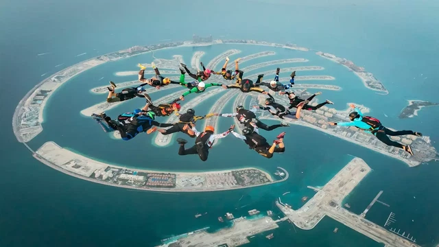 سكاي دايف دبي