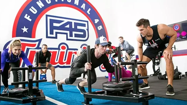 тренировочный зал f45