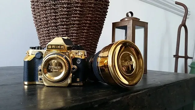 Фотоаппарат Nikon Df с 24-каратным золотым покрытием Brikk