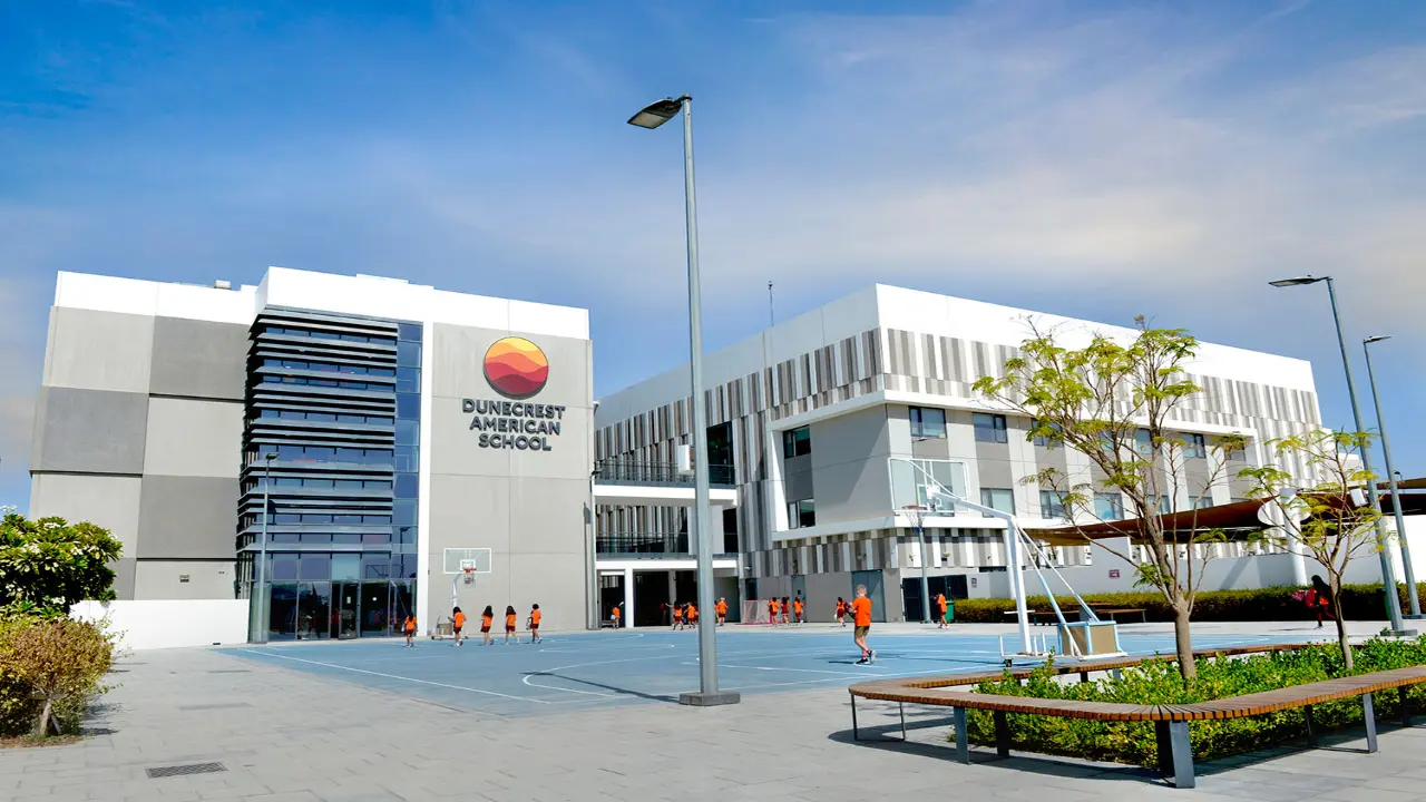 مدرسة دونكريست الأمريكية