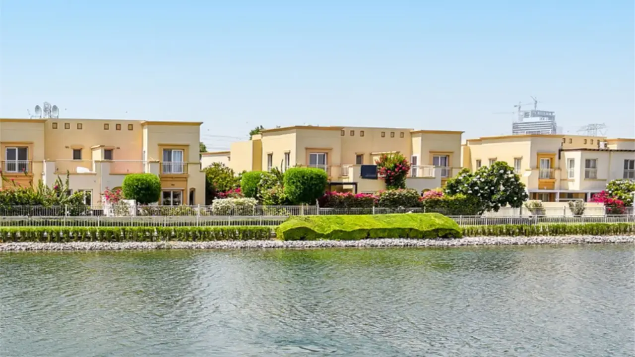 إمارات ليفنج