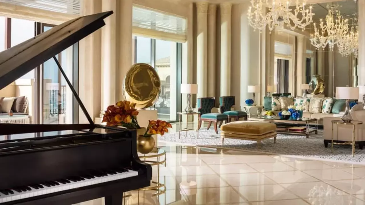 Four Seasons Royal Suite