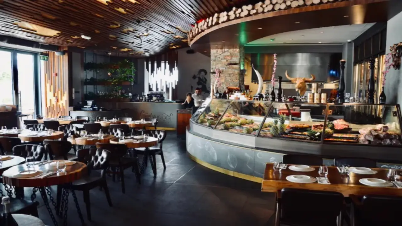 مطعم غوركان سيف ستيك هاوس