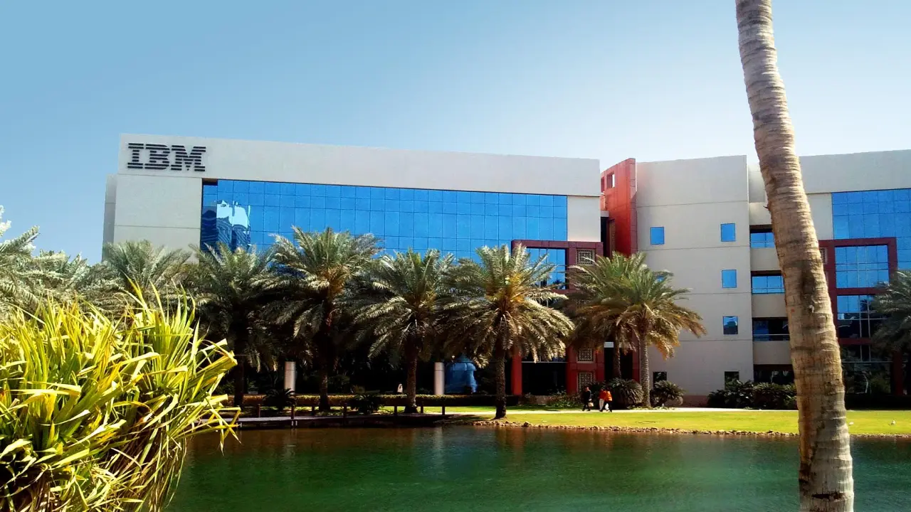 آي بي إم دبي