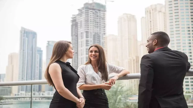 الانتقال إلى دبي من المملكة المتحدة للعمل