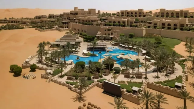 منتجع قصر السراب الصحراوي