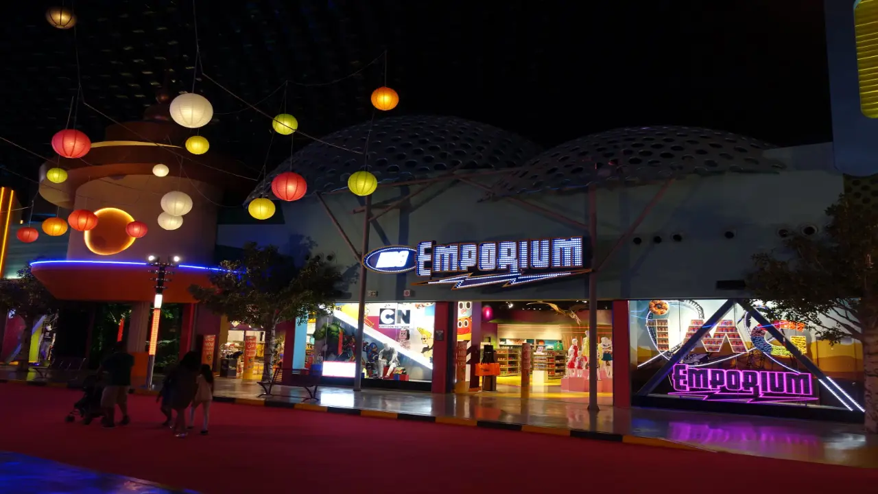 Shopping at IMG Worlds of Adventure