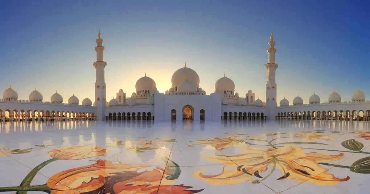 Sheikh Zayed Grand Mosque: A Masterpiece of Architecture in Abu Dhabi