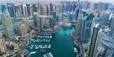 دبي مارينا مقابل جميرا بيتش ريزيدنس