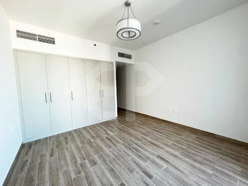 Spacious 4-Bedroom Apartment in Meera Tower, Business Bay gallery 12