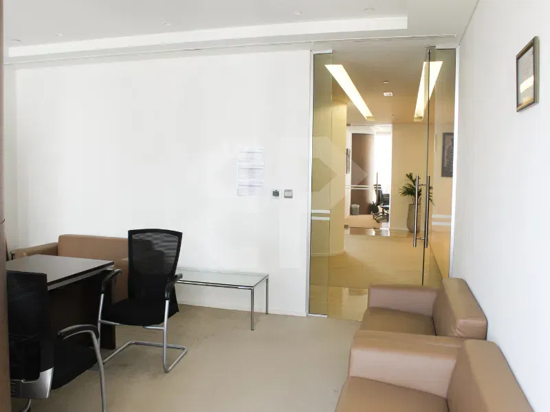 مكتب واسع بمساحة نصف طابق في برج فيجن، الخليج التجاري معرض 7