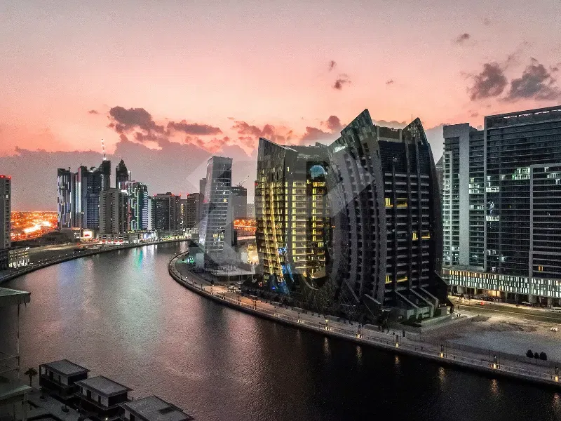 شقة مطلة على القناة للبيع في برج جيه ون بي، دبي معرض 19