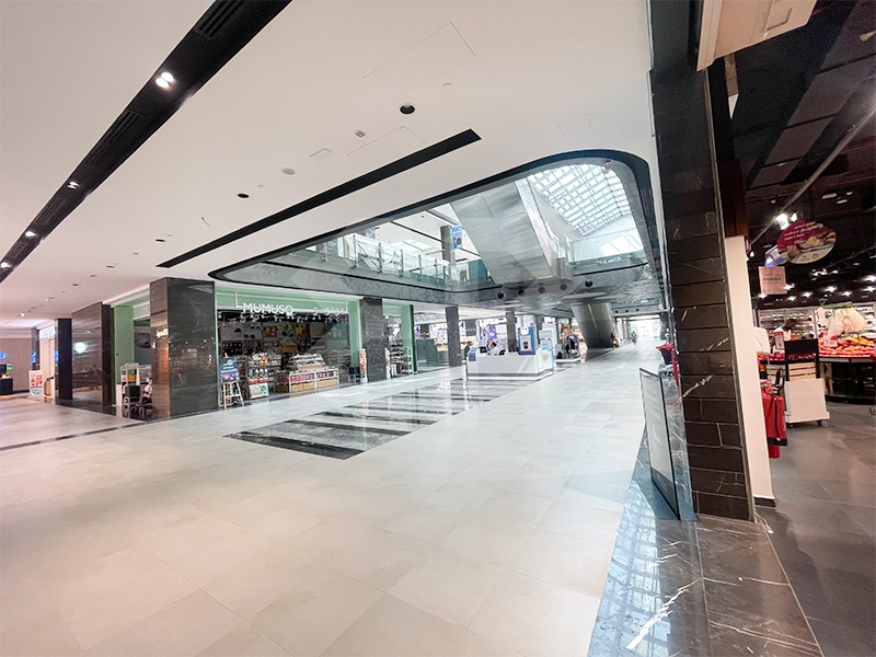 Huge Retail Shop in Avenue Mall, Nadd Al Sheba gallery 2