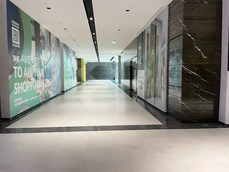 متجر بيع بالتجزئة ضخم في أفينيو مول، ند الشبا معرض 3