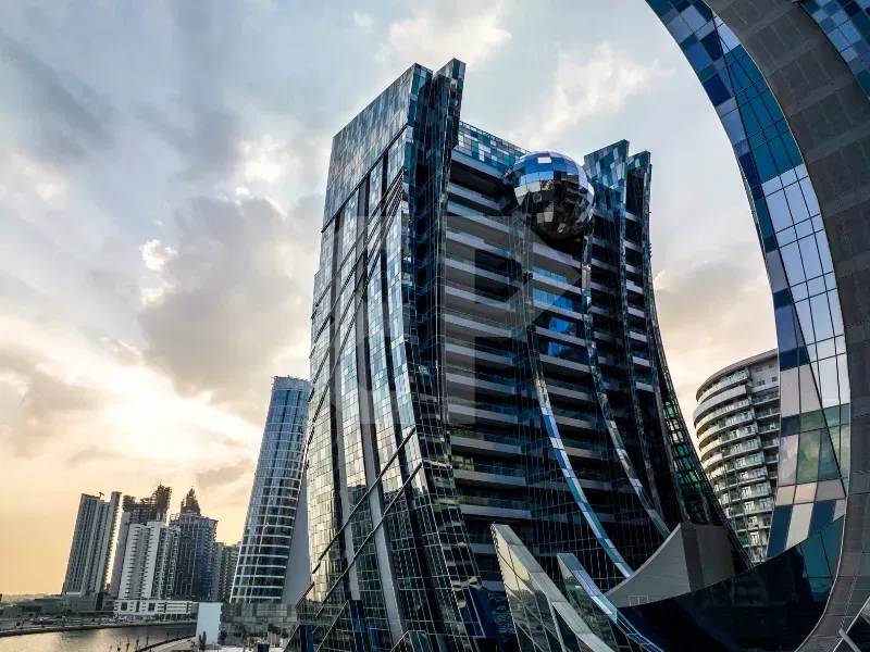 Купить 3-комнатную двухуровневую квартиру с видом на канал в J One Tower B, Business Bay галерея 3