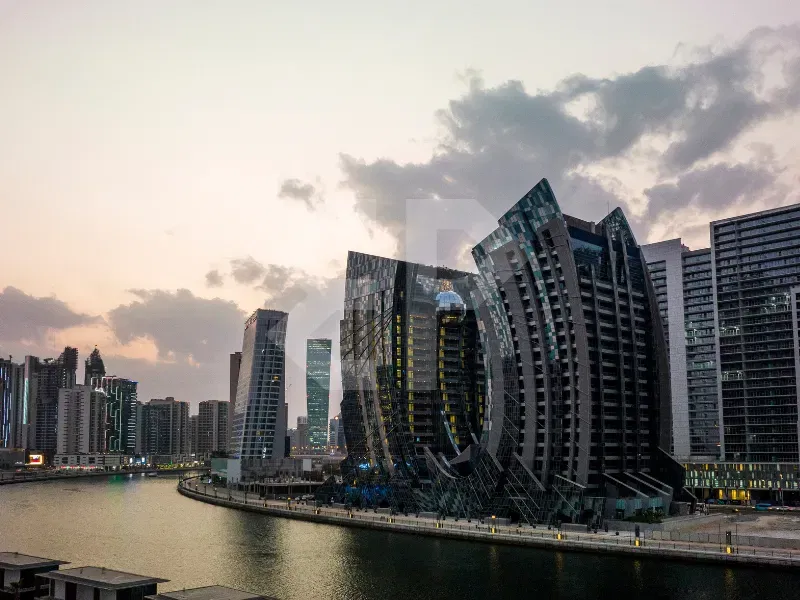 Купить 3-комнатную двухуровневую квартиру с видом на канал в J One Tower B, Business Bay галерея 6