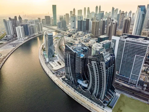 Купить 3-комнатную двухуровневую квартиру с видом на канал в J One Tower B, Business Bay галерея 26