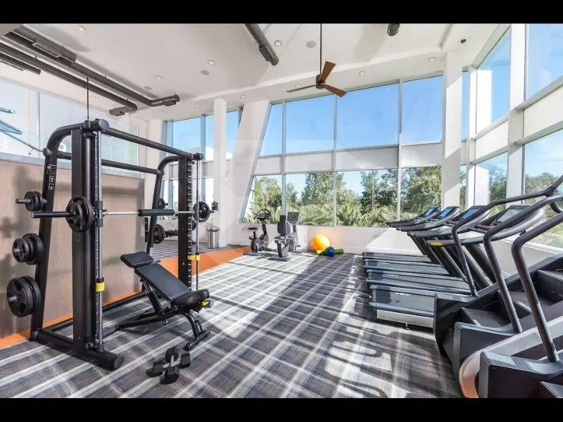 شقة حديثة وواسعة في برج جيه ون أ، الخليج التجاري معرض 4