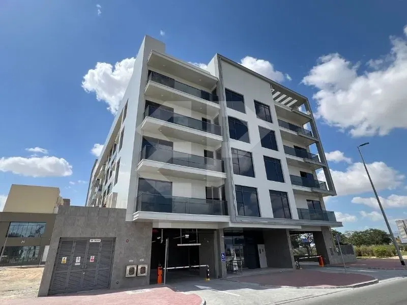 شقة مميزة جديدة مكونة من غرفة نوم واحدة للإيجار في المدينة العالمية معرض 14