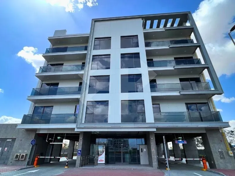 شقة مميزة جديدة مكونة من غرفة نوم واحدة للإيجار في المدينة العالمية معرض 18