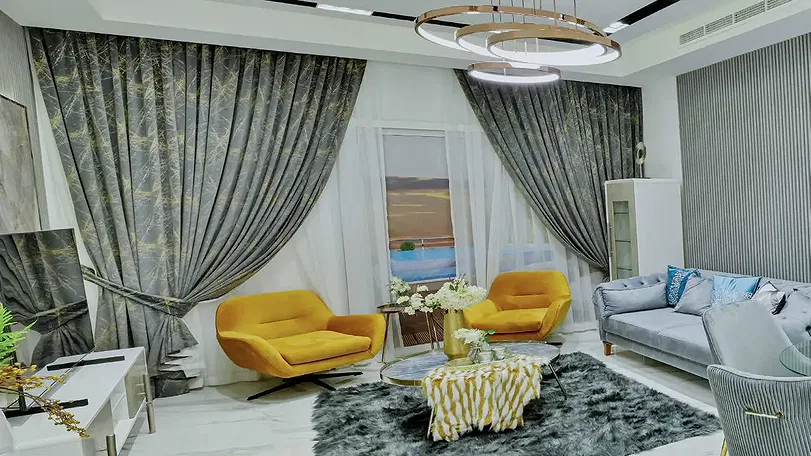None معرض 12