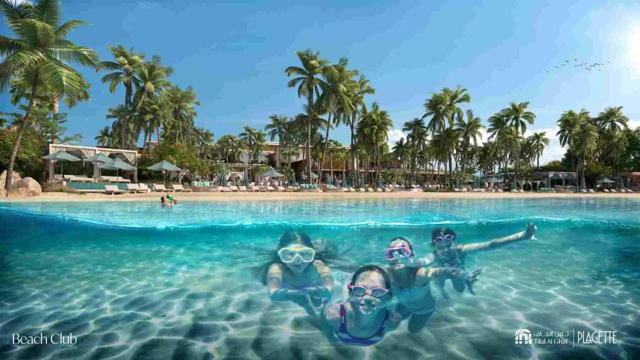 Plagette 32 от Маджида Аль Футтаима галерея 3