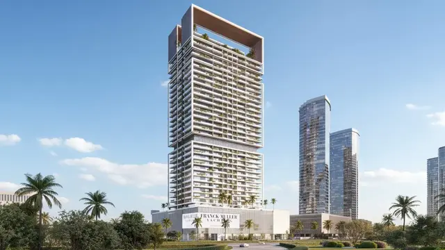 فرانك مولر لليخوت بجوار بوابة لندن