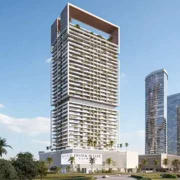 فرانك مولر لليخوت بجوار بوابة لندن