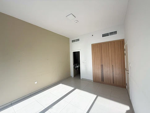 High Floor 1-Bedroom Apartment for Sale in Ayat Park View, Liwan gallery 6