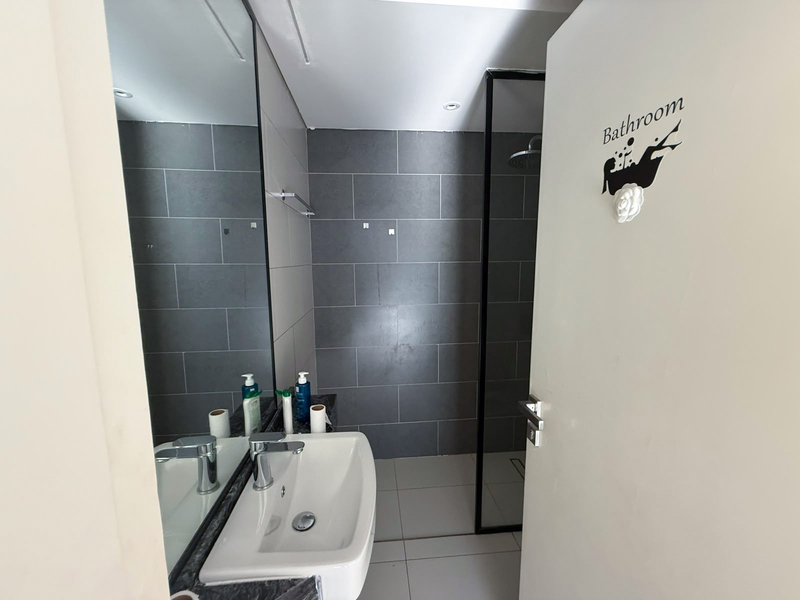 High Floor 1-Bedroom Apartment for Sale in Ayat Park View, Liwan gallery 5