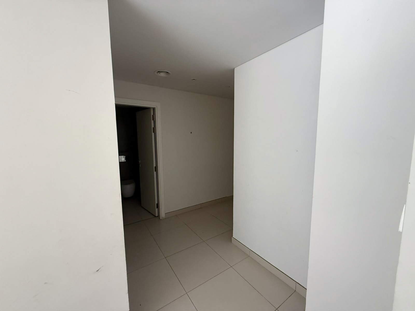 High Floor 1-Bedroom Apartment for Sale in Ayat Park View, Liwan gallery 2