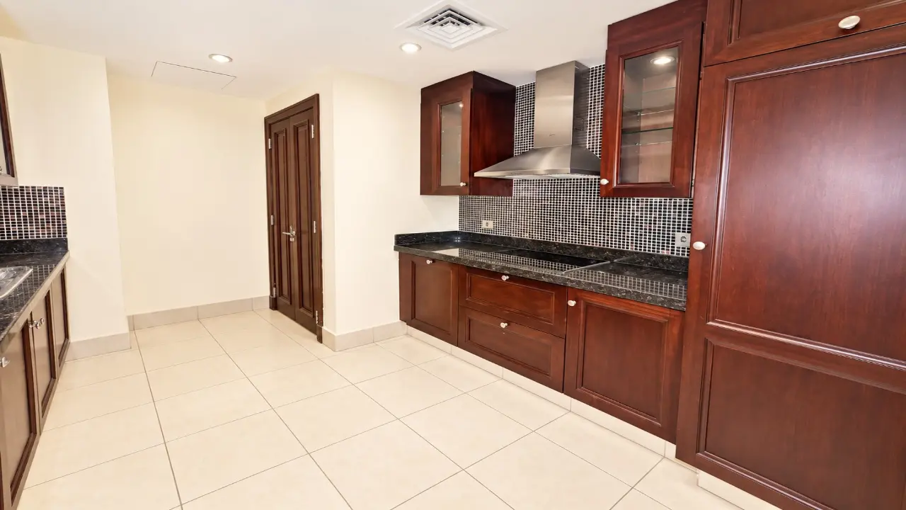 Spacious 1-Bedroom Vacant Apartment for Rent in Reehan 4, Old Town, Downtown Dubai gallery 5