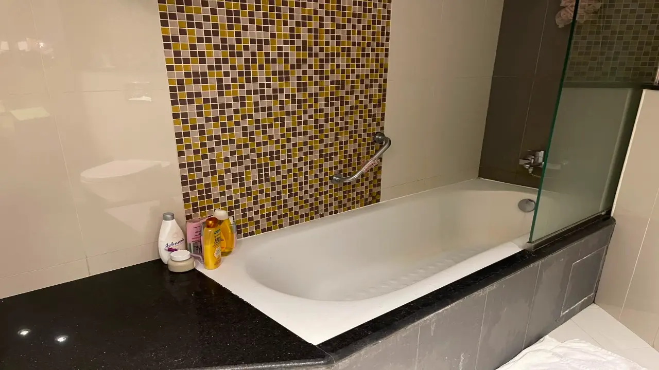 Fully Furnished 1-Bedroom Spacious Apartment for Rent in Upper Crest, Downtown Dubai gallery 3