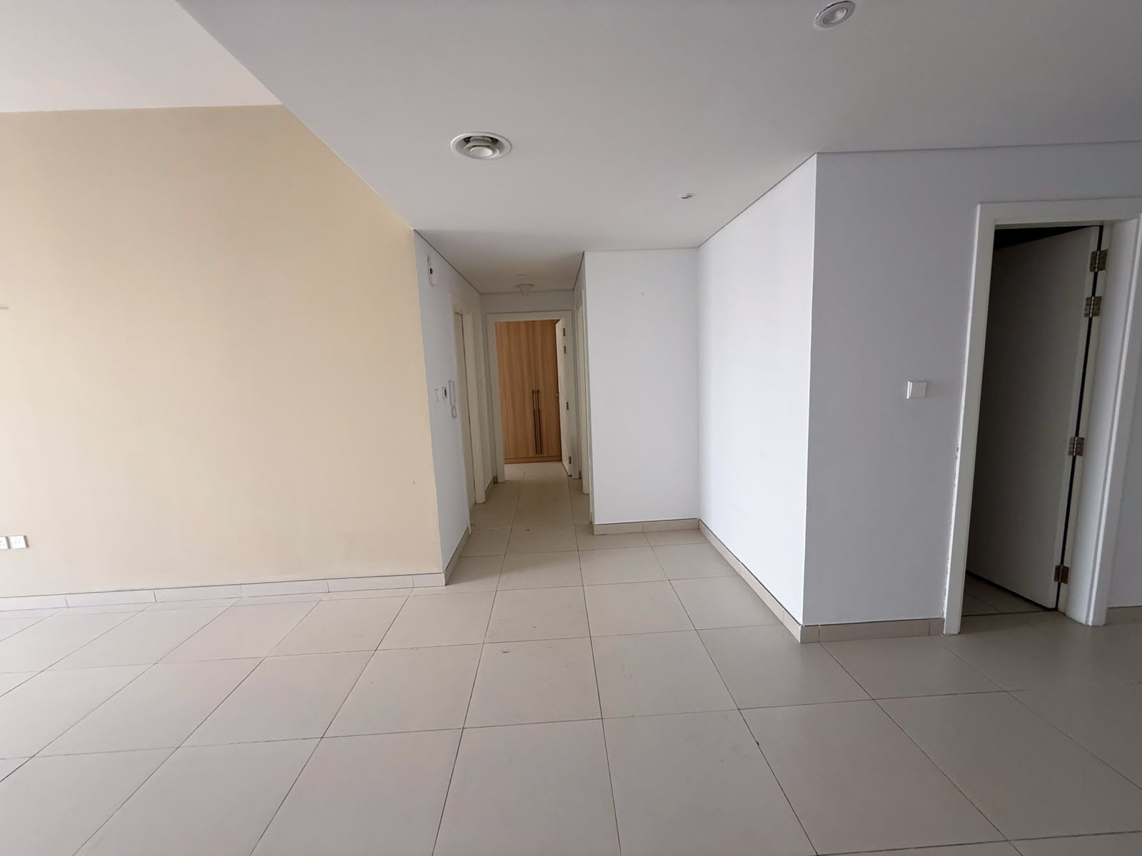 Spacious 2-Bedroom Ready-to-Move-In Apartment for Sale in Ayat Park View, Liwan gallery 12