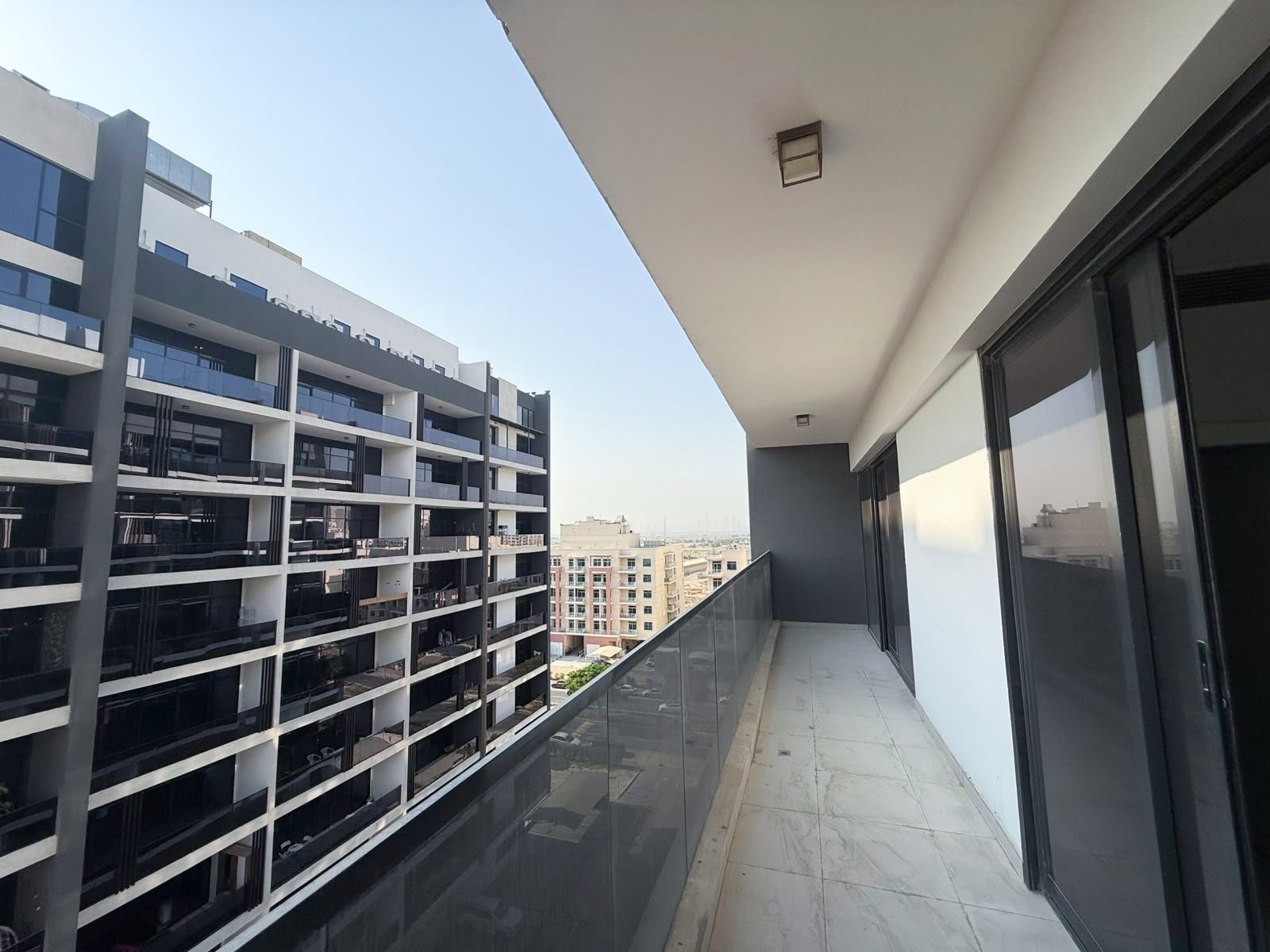 Spacious 2-Bedroom Ready-to-Move-In Apartment for Sale in Ayat Park View, Liwan gallery 8