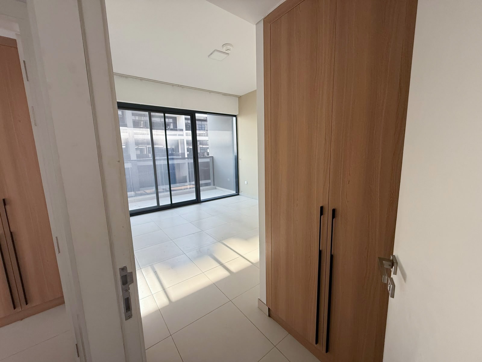 Spacious 2-Bedroom Ready-to-Move-In Apartment for Sale in Ayat Park View, Liwan gallery 7