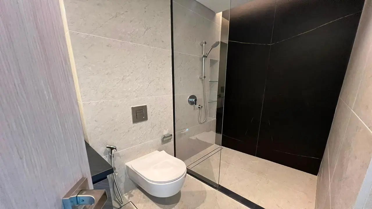 Canal View 1-Bedroom High Floor Apartment for Rent in Peninsula Four The Plaza, Business Bay gallery 7