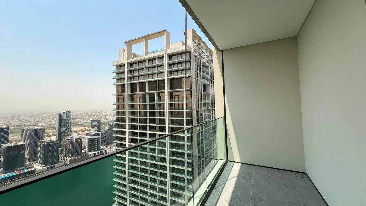 Canal View 1-Bedroom High Floor Apartment for Rent in Peninsula Four The Plaza, Business Bay gallery 6