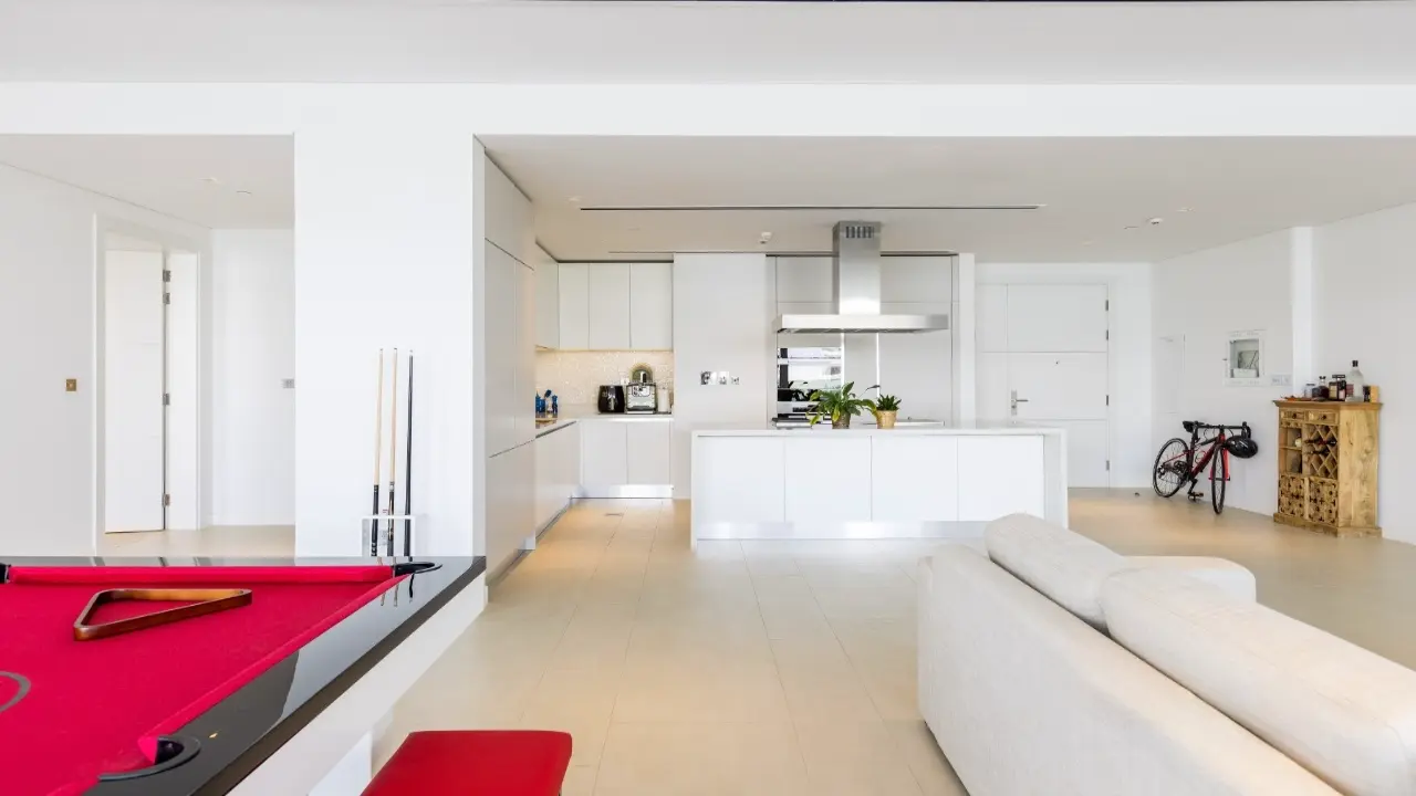 شقة فاخرة واسعة بغرفة نوم واحدة للإيجار في البراري، دبي معرض 3