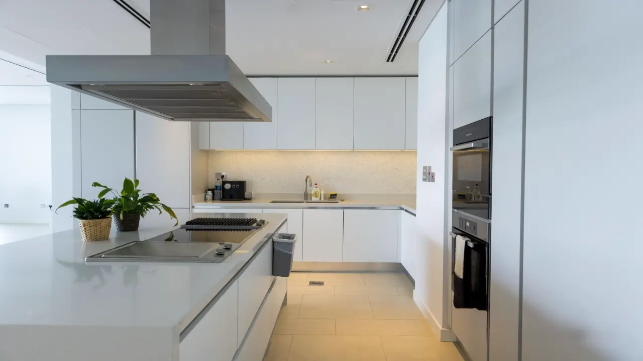 شقة فاخرة واسعة بغرفة نوم واحدة للإيجار في البراري، دبي معرض 6