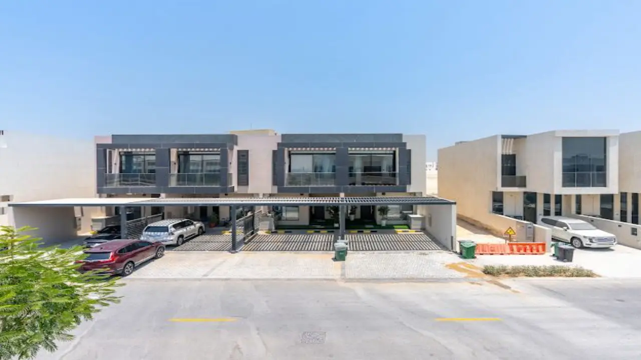 وحدة زاوية فيلا فاخرة مكونة من 3 غرف نوم للإيجار في الفرجان غرب معرض 3