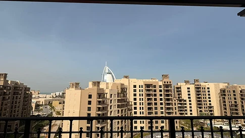 Burj Al Arab View 3-Bedroom Apartment for Rent in Al Jazi Building 1, Madinat Jumeirah Living gallery 3